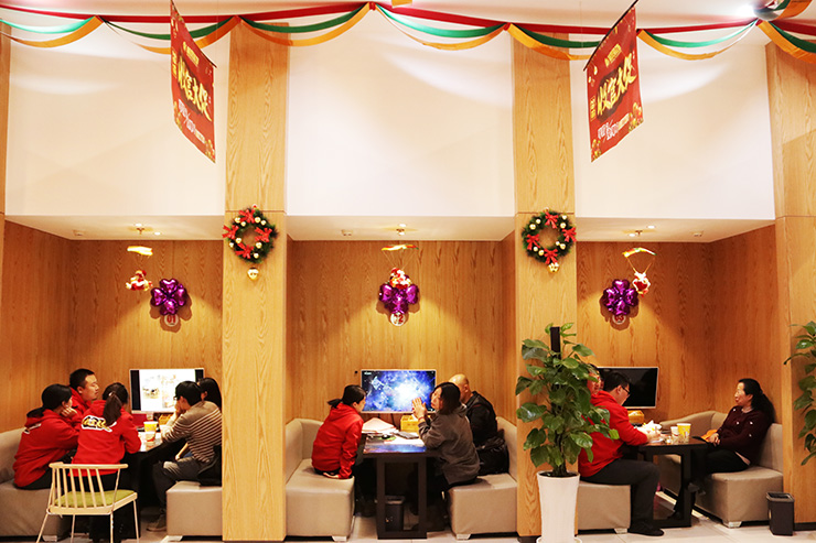 林鳳裝飾收官大促現(xiàn)場1.jpg 林鳳裝飾收官大促現(xiàn)場1.jpg